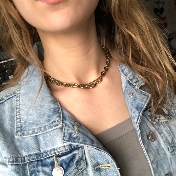 (Free over $15) double layered gold chain necklace - Picture 4 of 6